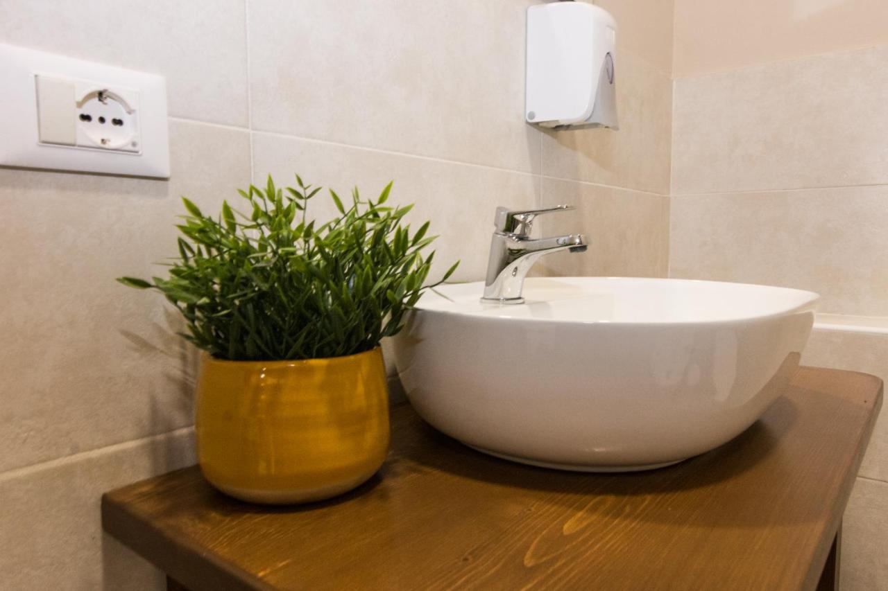 קטאניה Dimora Lupo_Lifestyle B&B מראה חיצוני תמונה